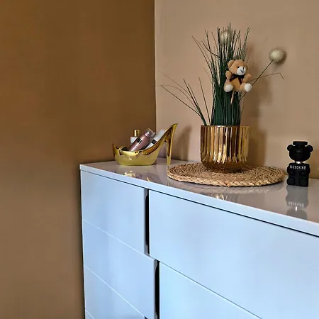 Luxury Julija سبليت
